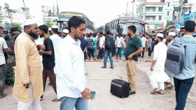 ঢাকা-ময়মনসিংহ মহাসড়ক অবরোধ করে শ্রমিকদের বিক্ষোভ