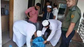 ইলিশ কিনতে গিয়ে আটক ৫, জরিমানায় মুক্তি