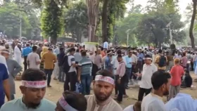 শহীদ মিনারে চলছে এমপিওভুক্ত শিক্ষকদের অবস্থান কর্মসূচি