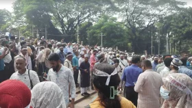 &lsquo;মার্চ টু সচিবালয়&rsquo; এ অংশ নিতে শহীদ মিনারে শিক্ষকদের ঢল