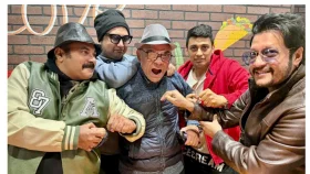 নিউ ইয়র্কে আহমেদ শরীফকে পেয়ে চার নায়কের উচ্ছ্বাস