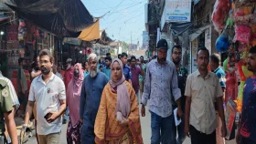 গুরুদাসপুরে উচ্ছেদ অভিযানে অবৈধ স্থাপনা অপসারণ