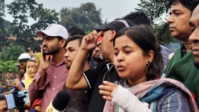 &lsquo;জুলাই সনদ&rsquo; স্বাক্ষরকালে বাইরে জুলাই যোদ্ধাদের বিক্ষোভ