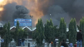 ঢাকা থেকে চট্টগ্রামে শাহ আমানতে ৮ ফ্লাইটের ডাইভারশন