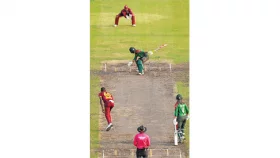হেমিংয়েও ভালো হলো না মিরপুরের উইকেট