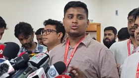 ইসি স্বেচ্ছাচারী সিদ্ধান্ত নিচ্ছে : হাসনাত আবদুল্লাহ