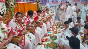 দেবী নয়, চন্দনাইশে গর্ভধারিণী মায়ের পূজা করল সন্তানেরা