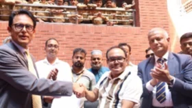 অতীশ দীপঙ্কর ও ড. মাহাবুবুর রহমান মোল্লা ইনস্টিটিউটের মধ্যে চুক্তি স্বাক্ষর&nbsp;