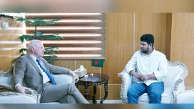 গণমাধ্যম স্বাধীনভাবে সরকারের সমালোচনা করছে: তথ্য উপদেষ্টা