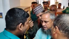 আন্দোলনরত ইবতেদায়ী শিক্ষকদের সঙ্গে দেখা করলেন না শিক্ষা উপদেষ্টা