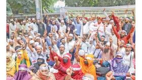এবার জাতীয়করণের দাবিতে ইবতেদায়ি শিক্ষকদের বিক্ষোভ