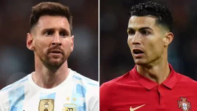 মেসিকে পেছনে ফেলে ইতিহাস গড়লেন রোনালদো