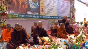 বান্দরবান বৌদ্ধ বিহারে দানোত্তম শুভ কঠিন চীবর দানোৎসব