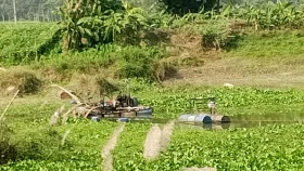 ড্রেজার বসিয়ে কৃষকের ফসলি জমির মাটি কেটে নিচ্ছে চক্র