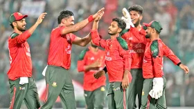 শেষ ২ ওভারে ৩৬ নিয়ে উইন্ডিজ থামলো ১৬৫ রানে