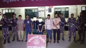 ঝিনাইদহে অবৈধভাবে সীমান্ত পারাপারের সময় ১০ বাংলাদেশি আটক