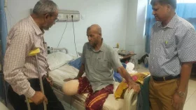 বিএনপি নেতা নাজিম উদ্দিনকে দেখতে হাসপাতালে ডা. রফিক&nbsp;