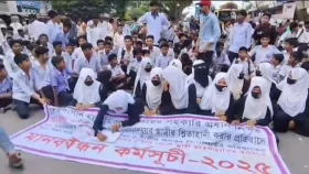 ছাত্রীকে শ্লীলতাহানির অভিযোগে বরখাস্ত শিক্ষক ফের স্বপদে, শিক্ষার্থীদের ক্ষোভ