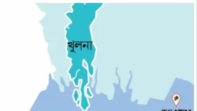 খুলনায় বিকাশ কর্মকর্তাকে কুপিয়ে টাকা লুট