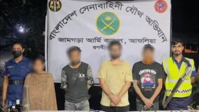 আশুলিয়ায় পৃথক অভিযানে বিদেশি পিস্তল-গুলিসহ গ্রেপ্তার ৭