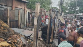 কুড়িগ্রামে ৮ ব্যবসা প্রতিষ্ঠান পুড়ে ছাই