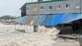 কুয়াকাটায় সৈকতে &lsquo;সরদার মার্কেট&rsquo; ৭ দিনের মধ্যে অপসারণের নির্দেশ