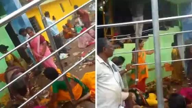 ভারতে মন্দিরে পদদলিত হয়ে নিহত ১২
