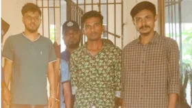 দিনে ঢাকায় মিছিল, রাতে বাড়িতে আসতেই ছাত্রলীগের ৩ জন গ্রেপ্তার