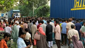 সড়ক দুর্ঘটনা: মেহেদী রং না মুছতেই বিধবা প্রবাসীর স্ত্রী
