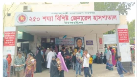 টাঙ্গাইলে ট্রাক-সিএনজি সংঘর্ষে নিহত ১