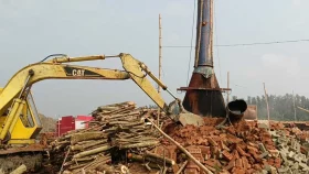 লক্ষ্মীপুরে শতাধিক অবৈধ ইটভাটায় অভিযান, শ্রমিকদের সড়ক অবরোধ