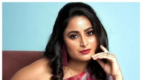 ভেঙেই যাচ্ছে ঐশ্বরিয়ার ঘর