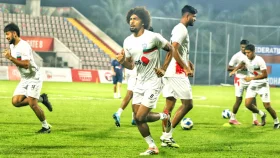 ভারতকে হারিয়ে ভক্তদের 'সেরা উপহার' দিতে চায় হামজারা