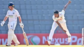 ব্যাটারের দিকে বল ছুড়ে শাস্তি পেলেন নাহিদ রানা