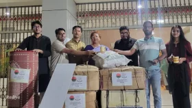 জবির হলের ছাত্রীদের উপহার দিল ছাত্রদল