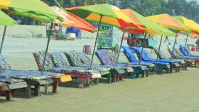 রাজনৈতিক অনিশ্চয়তায় নিস্তব্ধ কুয়াকাটা