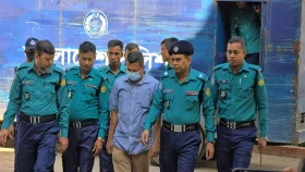 ট্রাইব্যুনালে আনা হয়েছে সাবেক আইজিপি মামুনকে