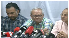 লুটের টাকায় ককটেল কিনে আ. লীগের নাশকতা