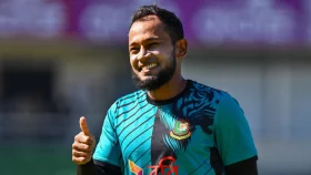 &lsquo;শততম টেস্টে তুই প্রথম, এটা তোরই প্রাপ্য&rsquo; -মুশফিককে তামিম