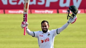 শততম টেস্টে সেঞ্চুরি করে ইতিহাস গড়লেন মুশফিক