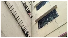 ভূমিকম্পের ধাক্কায় সাত তলা ভবন ঝুঁকে পড়ল পার্শ্ববর্তী ভবনে&nbsp;