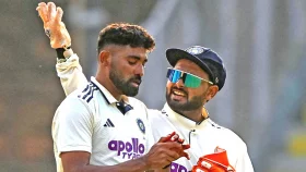 বর্ষাপাড়ায় প্রোটিয়াদের রান উৎসব; &lsquo;ভুলভাল&rsquo; নেতৃত্ব দিয়ে বিপাকে পান্ত