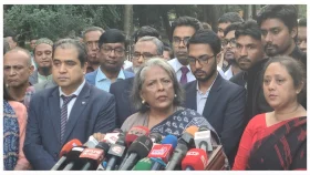 সুষ্ঠু নির্বাচনের জন্য রাজনৈতিক দলগুলোর ভূমিকা নিতে হবে