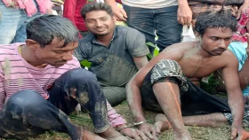 মহেশপুরে কৃষকের ছদ্ম বেশে দু&rsquo;ডাকাত আটক