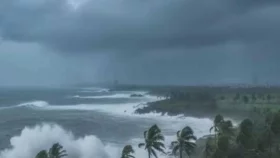 ঘূর্ণিঝড় &lsquo;ডিটওয়াহ&rsquo;: চার বন্দরে ২ নম্বর সংকেত