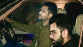 নিজে ড্রাইভ করে কোহলিকে হোটেলে পৌঁছে দিলেন ধোনি