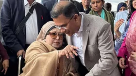 মায়ের শারীরিক অবস্থায় গভীর উদ্বেগ, একক সিদ্ধান্ত নিতে পারছি না