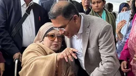 মায়ের অসুস্থতার খবর শুনে লন্ডনের হাসপাতালে ছুটে যান তারেক রহমান