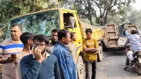 মাটিবাহী ড্রাম ট্রাকের ধাক্কায় স্কুলশিক্ষক নিহত
