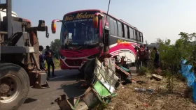 ফরিদপুরে বাসচাপায় অটোরিকশার ৩ যাত্রী নিহত